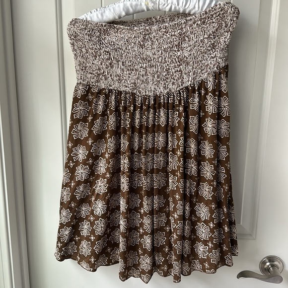 Basil & Maude All Silk Skirt or Strapless Top. Stretch smocked at top Size large - Picture 2 of 11